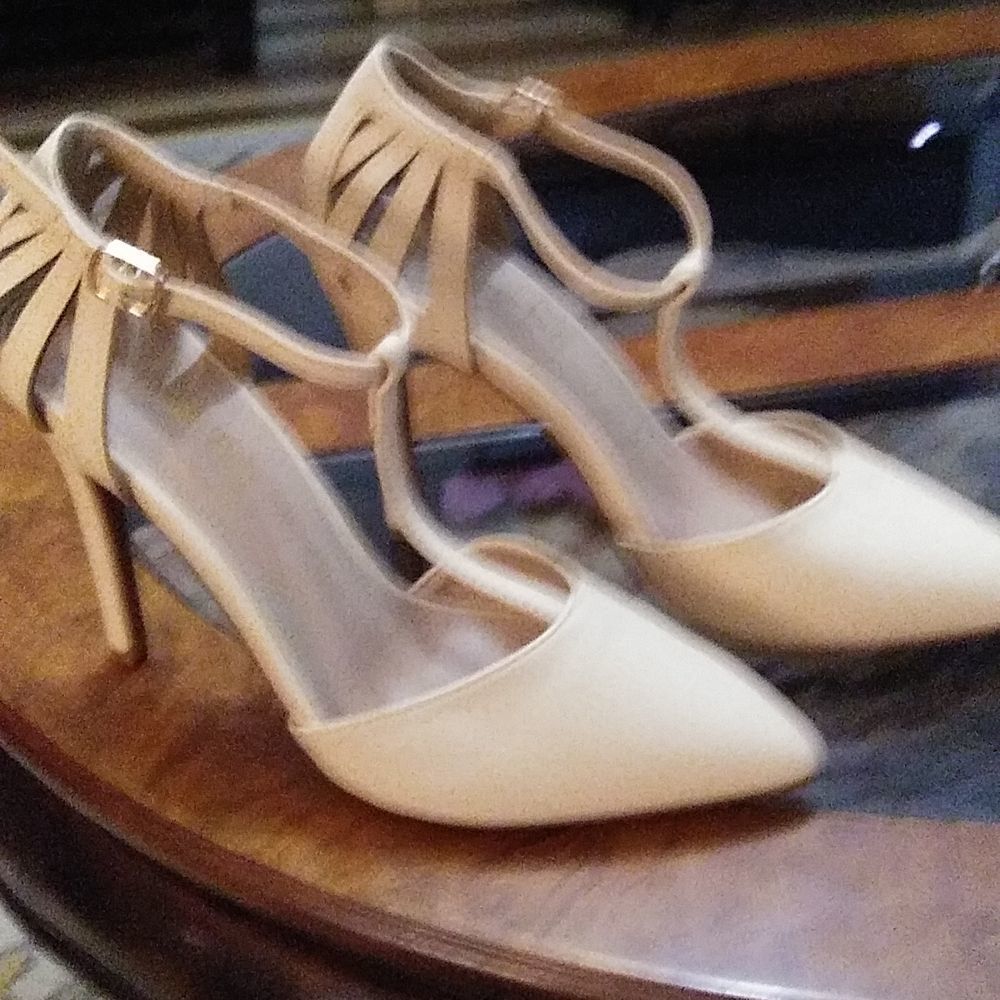 Oppointed Mary Nude Heels, Size 8 - Picture 6 of 17